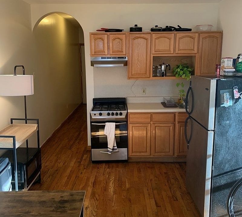 1st image of 370 Bedford Ave APT 16