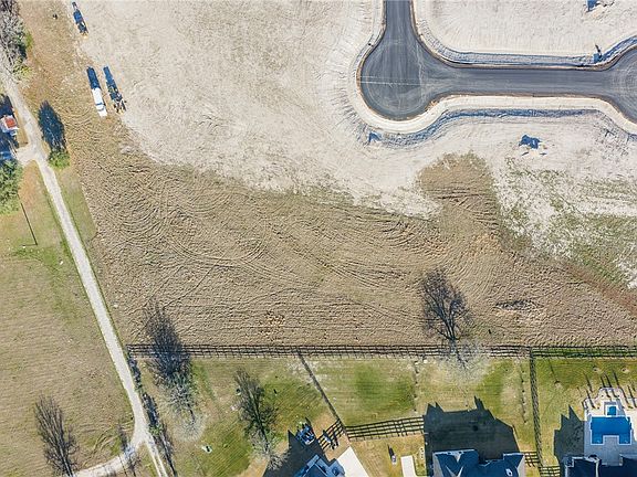 2nd image of 10324 Vera Ct