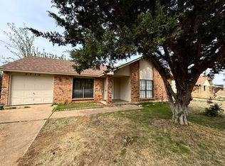 3736 Seven Gables St, Fort Worth, TX 76133
