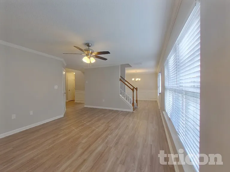 7310 Ravanna Dr — Photo 2