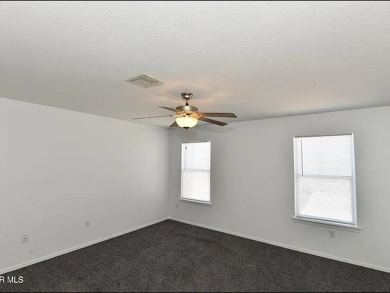 1591 Hartsdale Dr #B — Photo 13