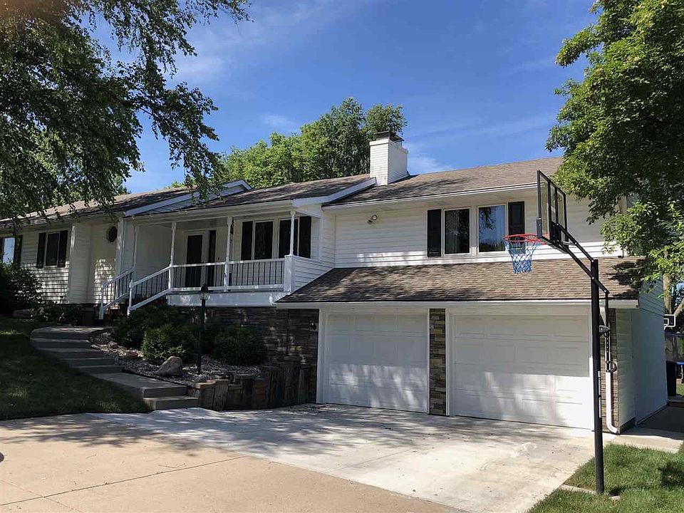 1st image of 713 Maple Crest Dr