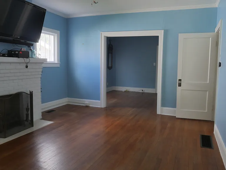 116 Suburban Ct — Photo 4