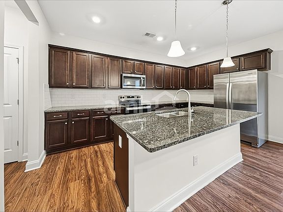 4th image of 1337 Weatherbrook Cir
