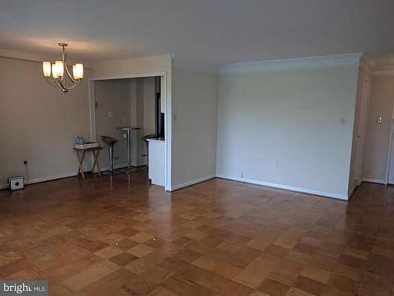 4th image of 10201 Grosvenor Pl APT 417