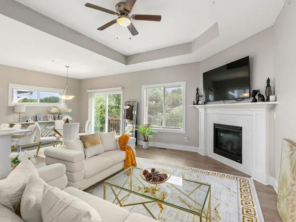 4429 Lower Beaver Rd, Des Moines, IA 50310