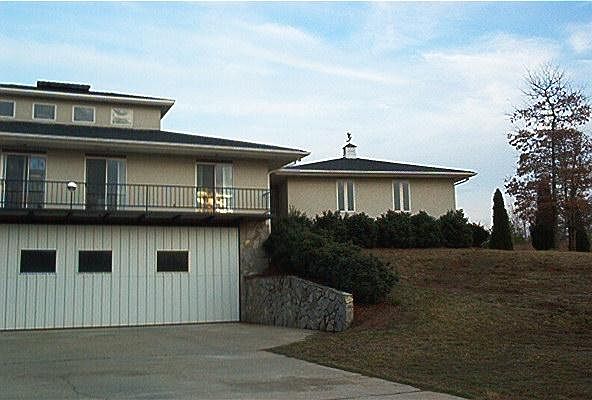 2nd image of 2257 Brown Rd
