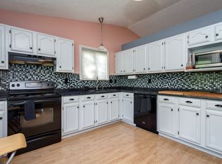2211 Green Island Dr, Columbus, OH 43228