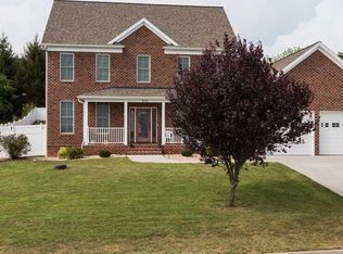 210 Keswick Cir, Dayton, VA 22821