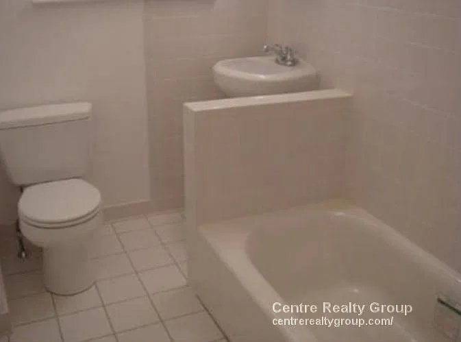 3 bed, 1.0 bath, 1550 sqft, $3,600 — Photo 4