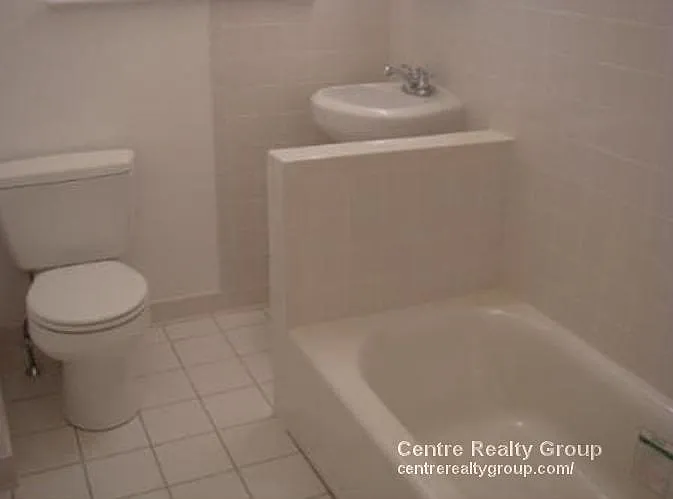 10 Frances St #1 — Photo 4