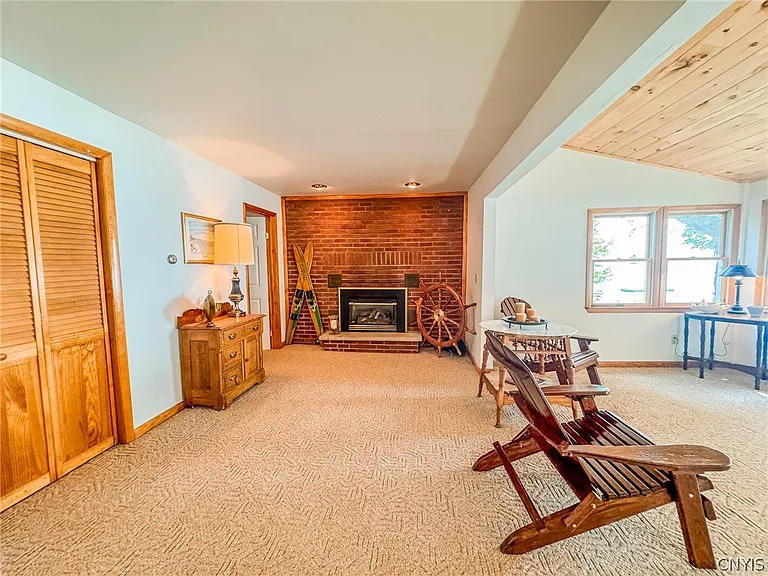 340 Poplar Bch — Photo 27