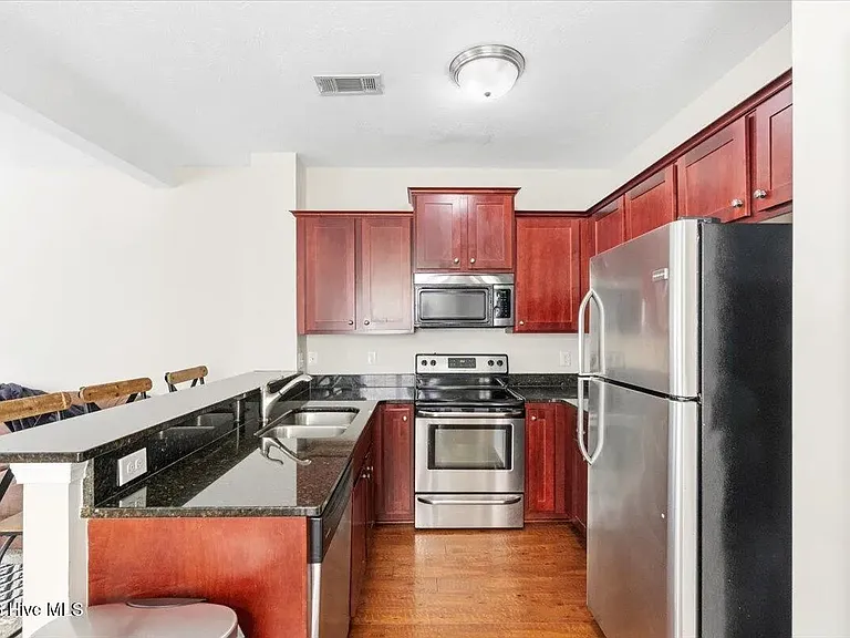 2047 Reserve Ln — Photo 6