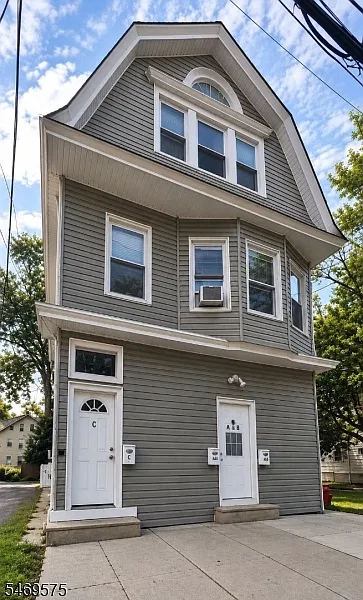 4 bed, 2.0 bath, $3,450 — Photo 1