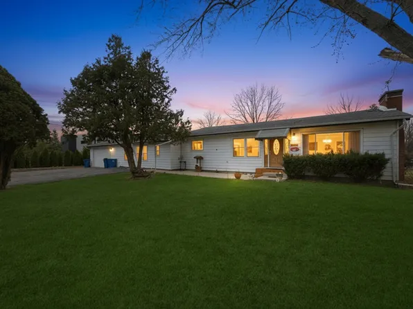 810 N Cherry St, Addison, IL 60101