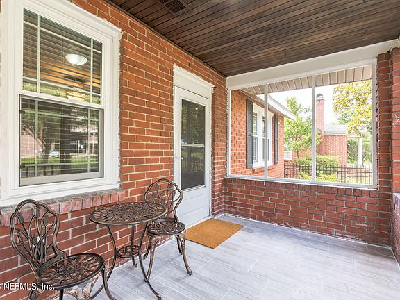 4th image of 1443 LE BARON Avenue