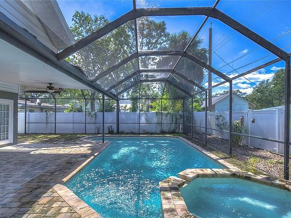 4th image of 3411 S Gardenia Ave