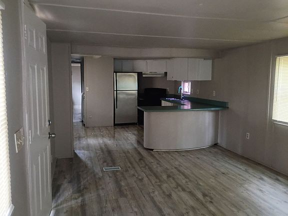 3rd image of 1227 Pawnee Trl