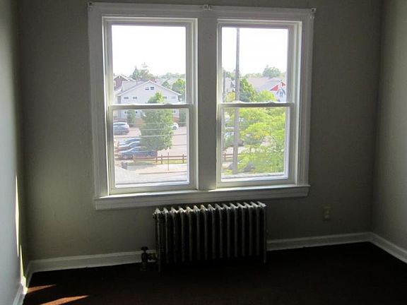 5th image of 1682 Elbur Ave APT 09
