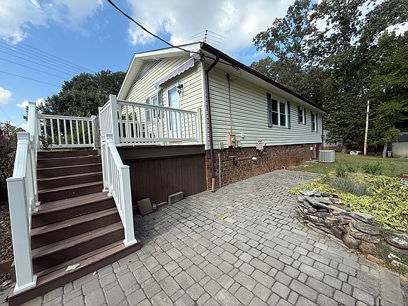 4th image of 2624 Parks Lafferty Rd