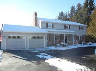 101 Cedar Heights Dr, Fayetteville, NY 13066