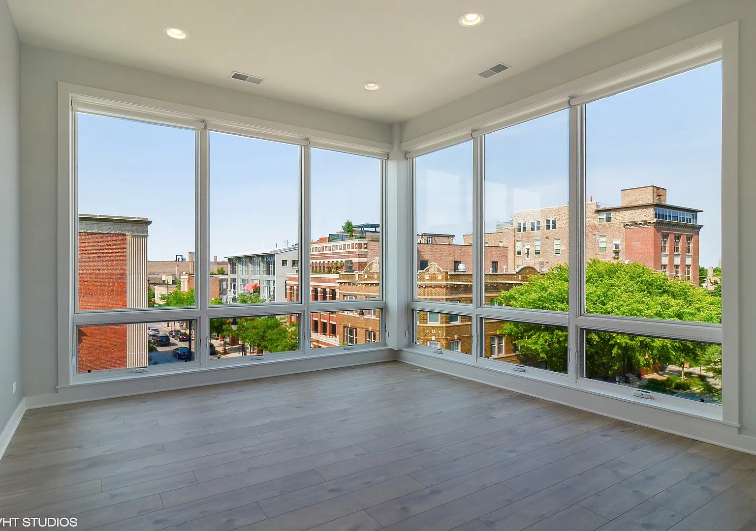 3 bed, 1550 sqft, $4,500 — Photo 3