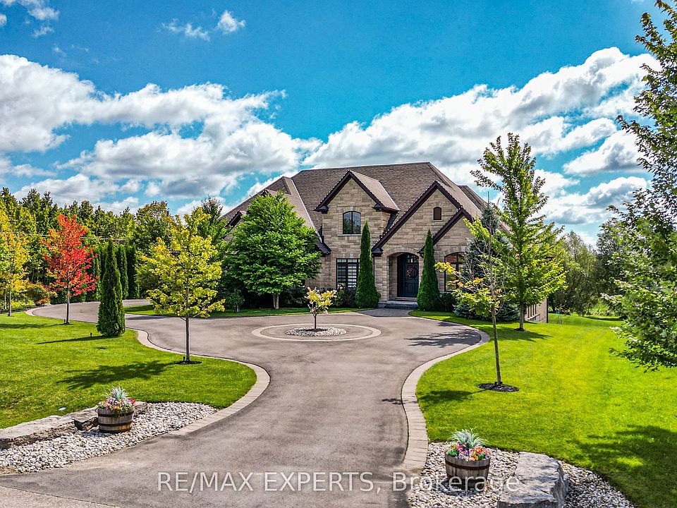 1st image of 10 Old Ruby Ln