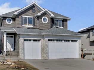 302 S Kinniburgh Rd, Chestermere, AB T1X 0Y6