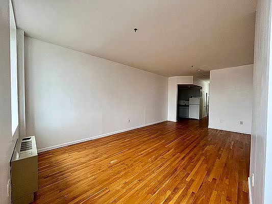 3rd image of 15 Lawton St APT 44