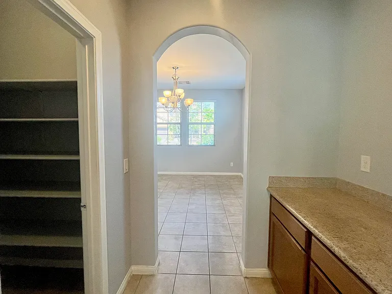 576 Glassford Ct — Photo 16