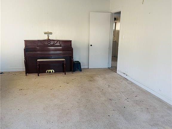 4th image of 317 Idolbrook Dr