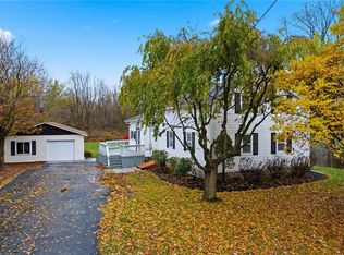 4269 Freeman Rd, Middleport, NY 14105