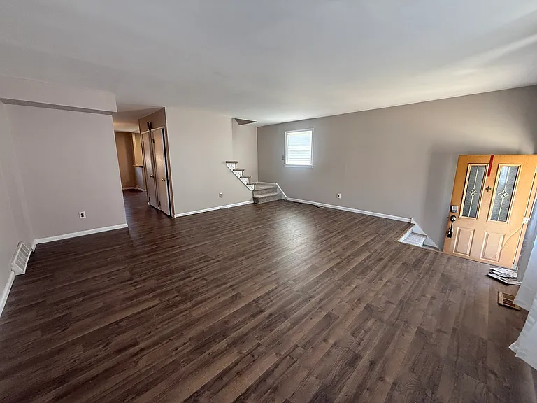 10211 Ambridge Pl — Photo 4