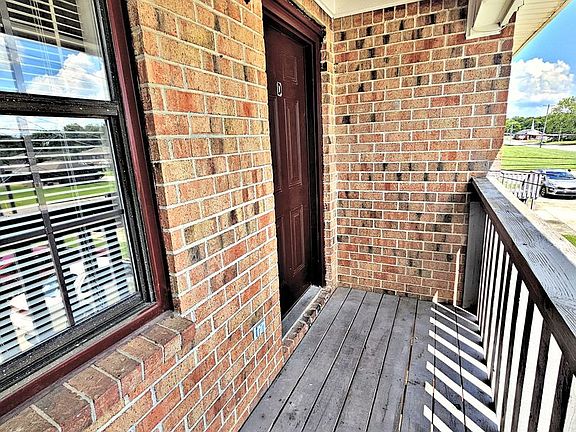 2nd image of 228-304 Cedar Lake Pl SW #302-D