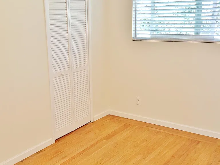 160 Linscheid Dr — Photo 2