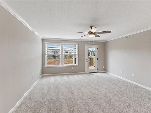 5th image of 560 Foxhill Dr #12-203