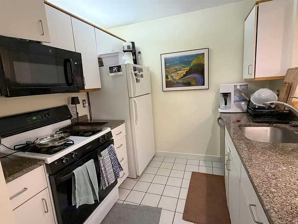 2 Chestnut St #24