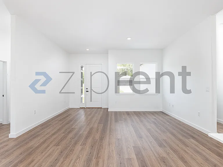 2541 W Diane Ln — Photo 5