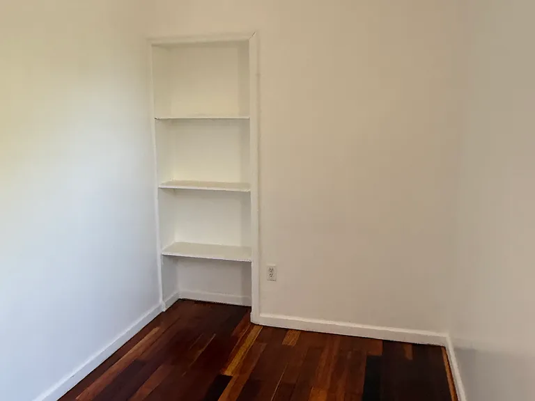 741 Quincy Ave #1A — Photo 1