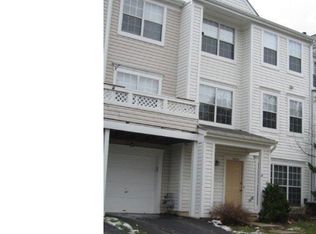 14435 Glencrest Cir #128, Centreville, VA 20120