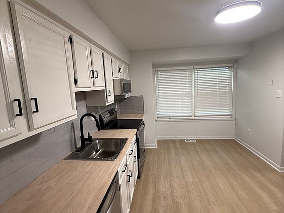 2nd image of 15013 Wheatland Pl