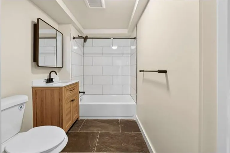 1824 Anthony Ave — Photo 3