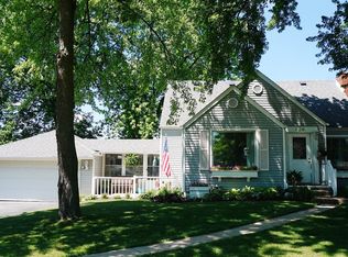 926 E 7th St, Lockport, IL 60441