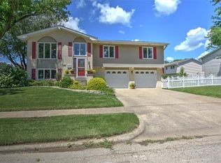 560 Shadow Dr, Decatur, IL 62526