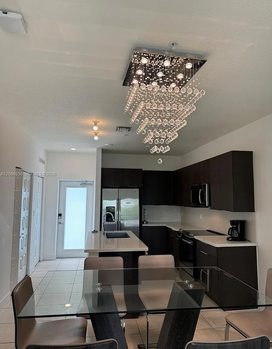 Urbana At The Residences — Photo 4