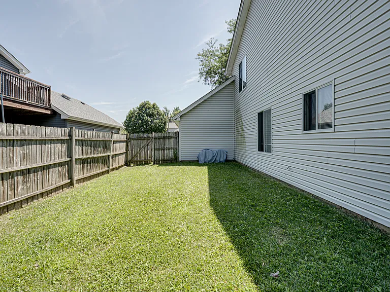 1130 Brockton Ct — Photo 20