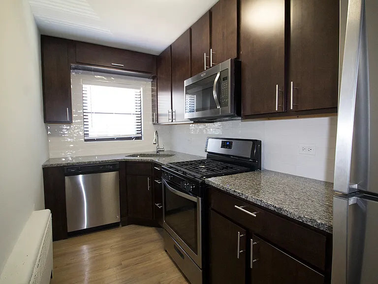 601, E2 - Kitchen