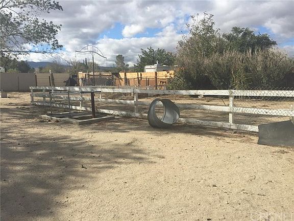 4th image of 9532 E Avenue T