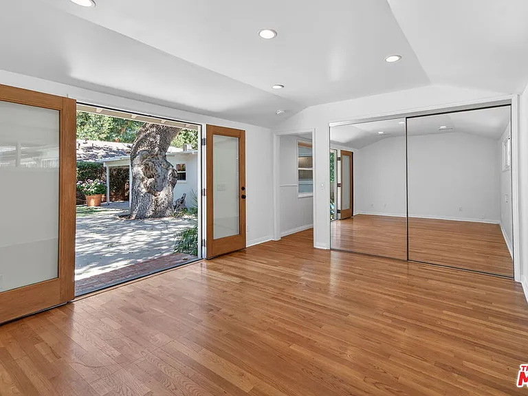 21309 Ibanez Ave — Photo 20