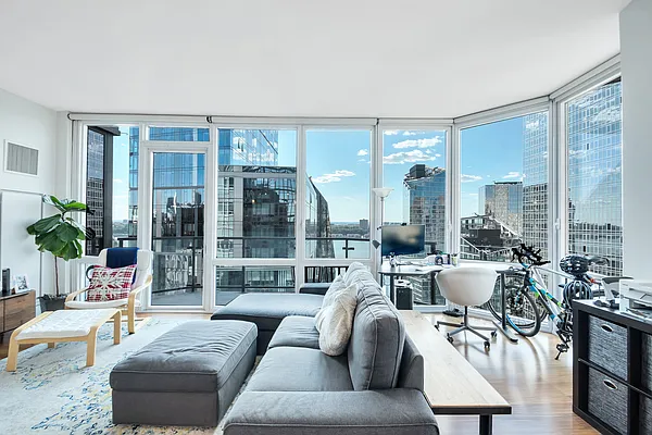 Rented by Compass | media 7